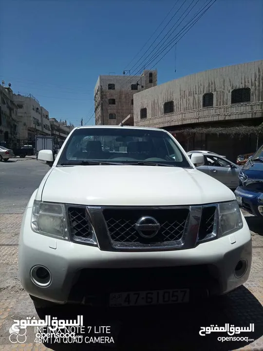 للبيع نيسان نيفارا دبل كبين 2012
