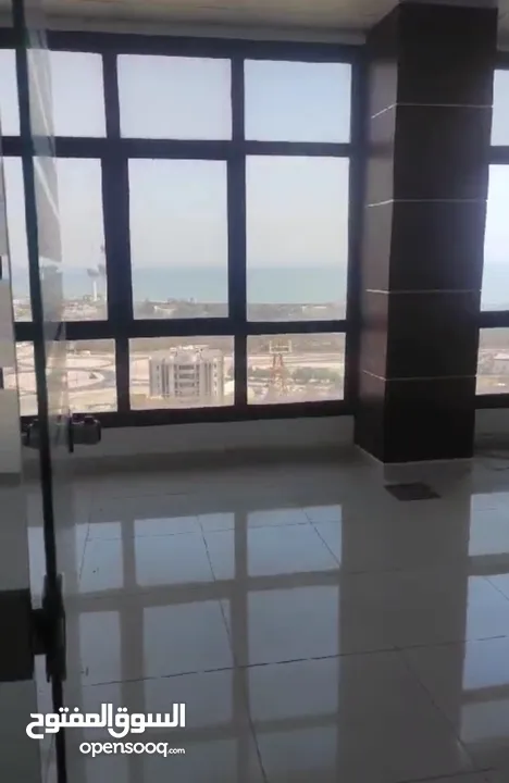 للإيجار مكتب أطلالة بحرية رائعة شرق 177 م For rent office in Al Sharq sea view