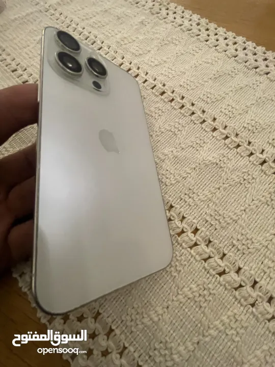 15 برو ماكس 256  بحالة ممتازة