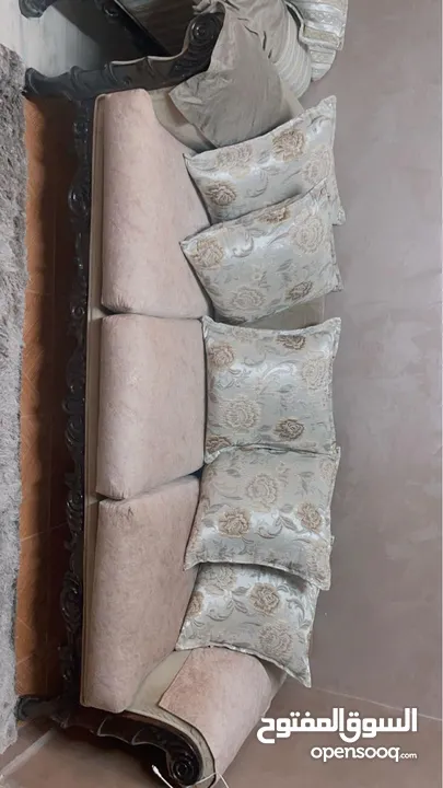 كنب نضيف بحالة الوكاله بسعر حرق