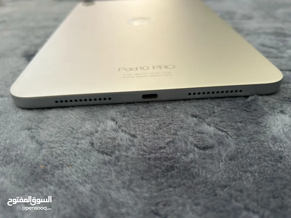 تاب 10 برو   معو الكرتونة والشاحن ووصلة شاحن يوس بي وقلم والكيبورد وكفر حماية بحال الممتاز ما في اشي