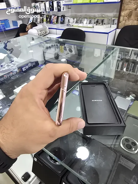 Samsung S21 شرق الاوسط بحالة ممتازة