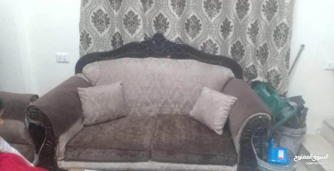 طقم كنب مستعمل نضيف للبيع 30دينار