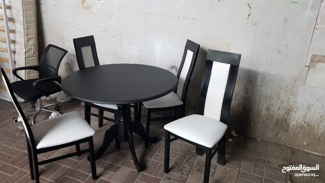 Dining table with 4chair for sale