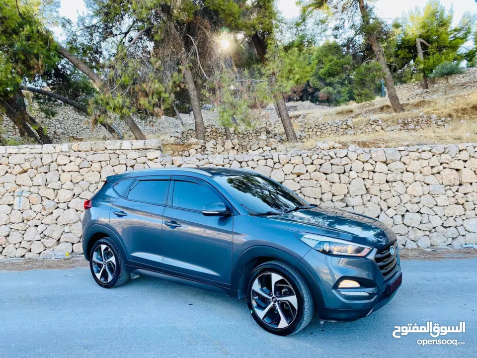 هونداي توسان فل ما عدا فتحة ترخيص وتأمين سنة