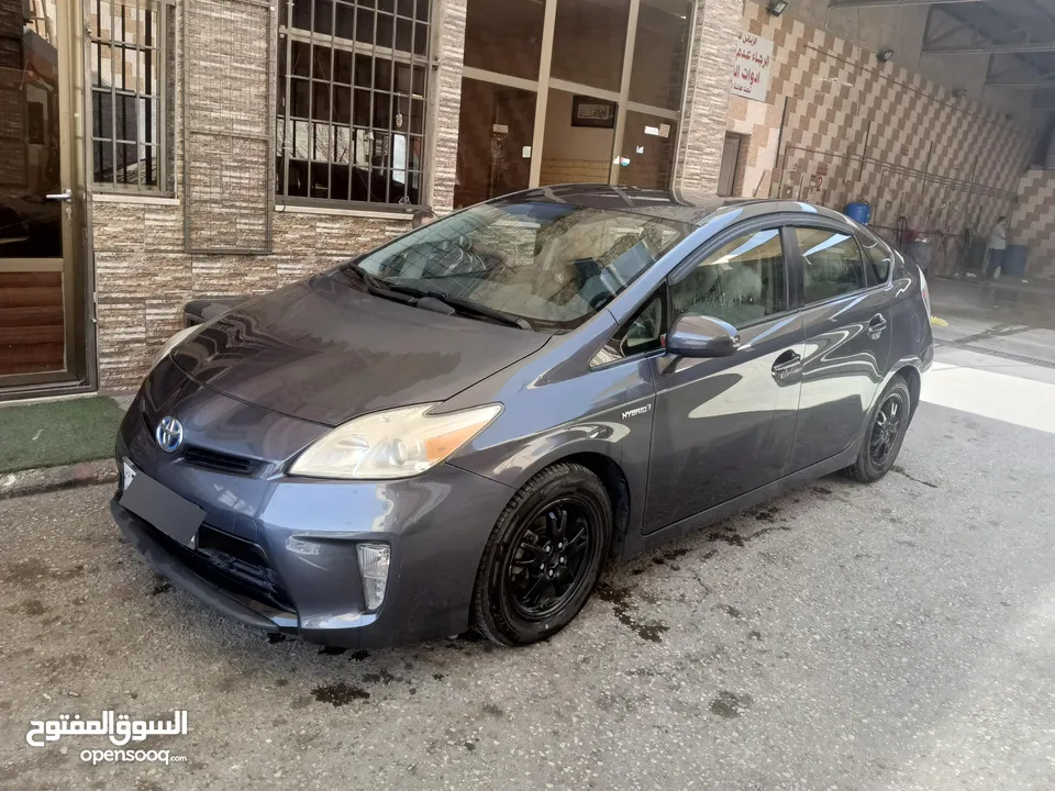 تويوتا بريوس 2012 للبيع