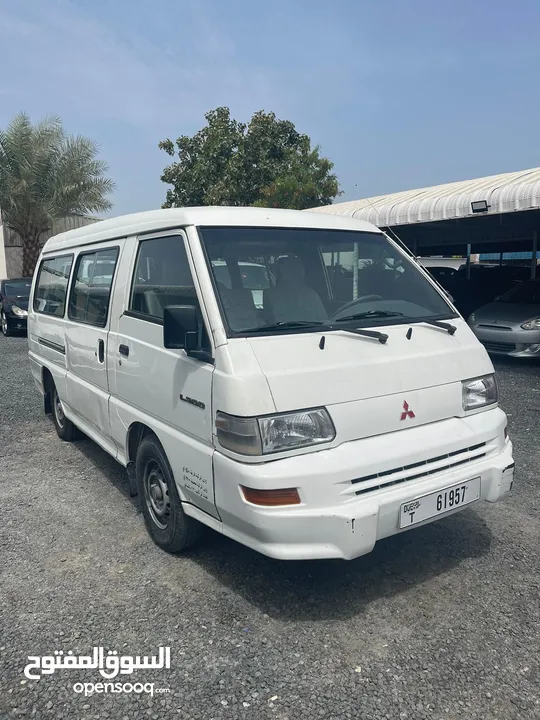 Mitsubishi bus L300 2013 GCC 12 seater