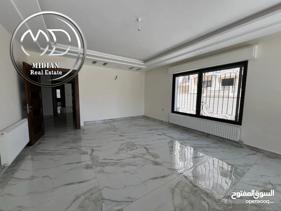 شقق ارضية و طوابق مكررة و أخير مع روف للبيع الرابية مساحات 200م مع تراسات و حدائق جديدة لم تسكن بأسع