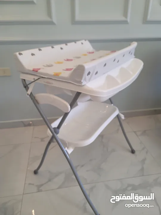 حوض استحمام للبيبي مع طاولة الحفاض - Baby Changing Table + Bathtub - LIKE NEW