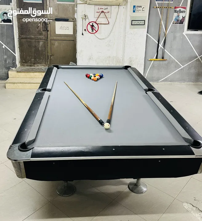 طاولة بلياردو