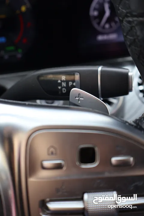 Mercedes E350 Coupe like brand new  بحالة الوكالة ممشى قليل