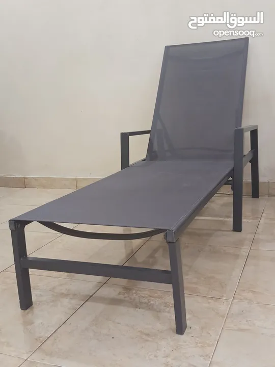 sitting chair