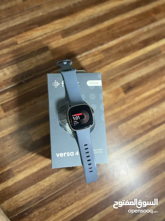 ساعة فيتبيت ڤيرسا 4  Fitbit versa 4