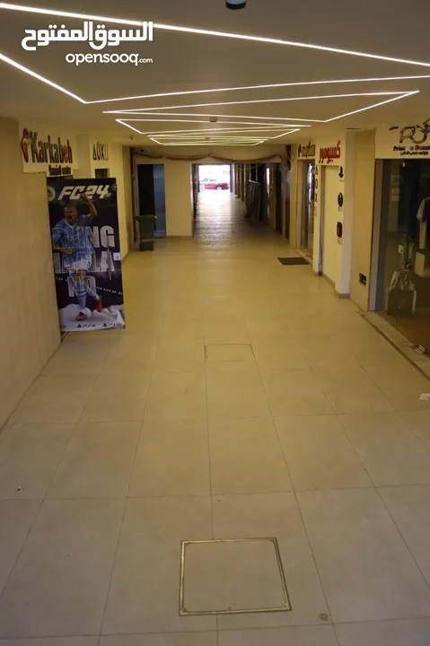 محلات تجارية للبيع او الايجار في شارع الجامعة اليرموك منطقة مميزة و معروفة