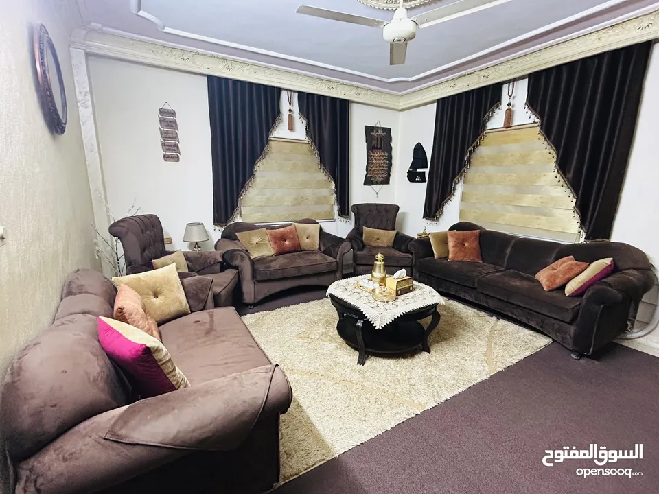 طقم كنب مستعمل ( تنجيد جديد)