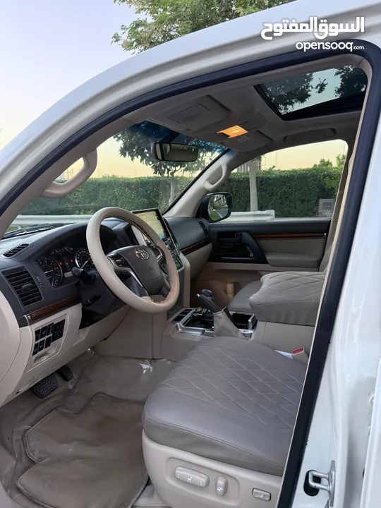 For Sale: Toyota Land Cruiser GXR V8 Model: 2018