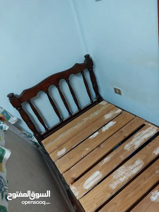 سرير خشب زان عرض متر : أثاث غرف نوم غرف نوم - اسّرة مستعمل : القاهرة مصر  الجديدة (210307896)