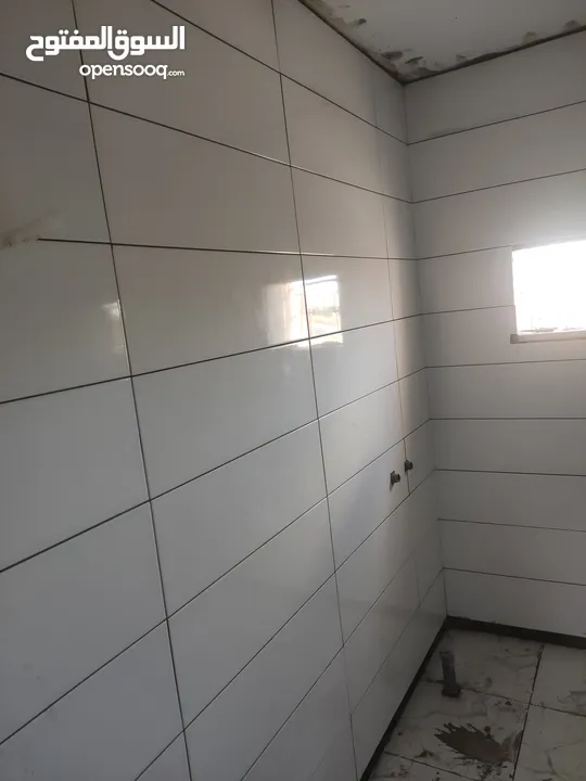 بليط سوري جاهز للعمل تركيب جميع أنواع البلاط والبورسلان والسيرميك والرخام خبره 25سنة