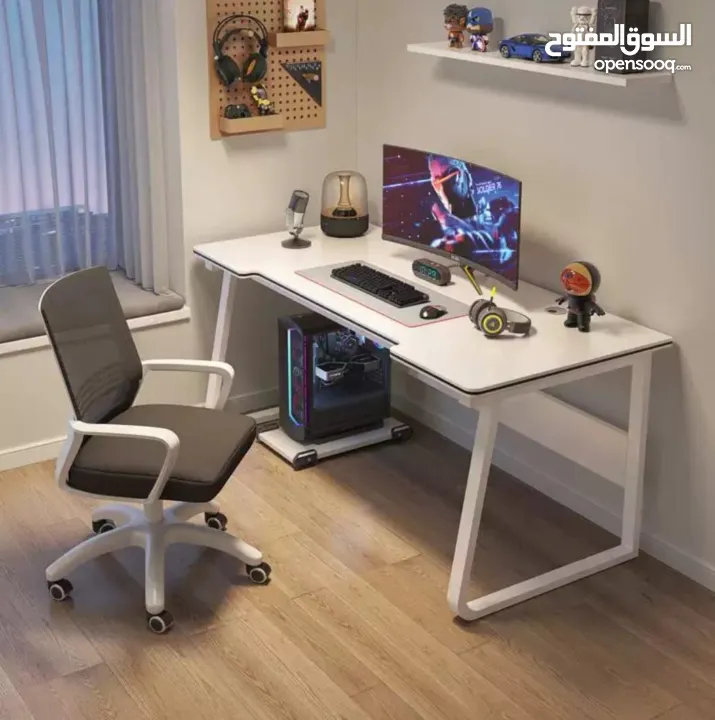 طاولة جيمينغ / مكتب كمبيوتر – تريند السيت أب العصري إذا بدك مكتب يجمع بين الشكل الفخم والع