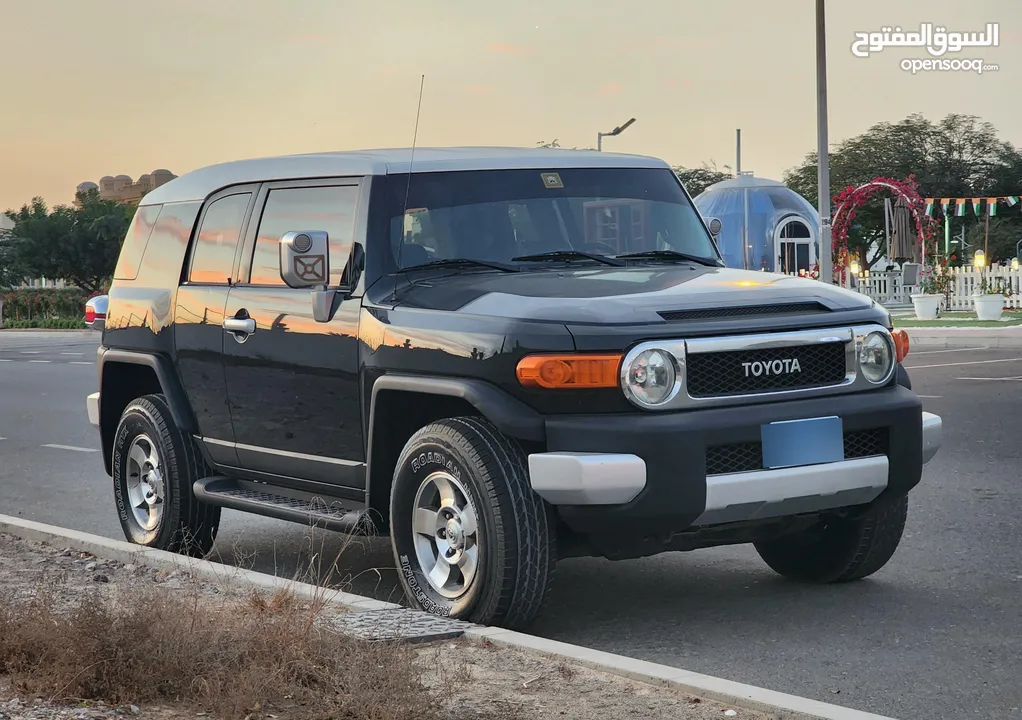 2009 Toyota FJ Cruiser / Gcc Specs / Original Paint / Excellent condition / 3 keys