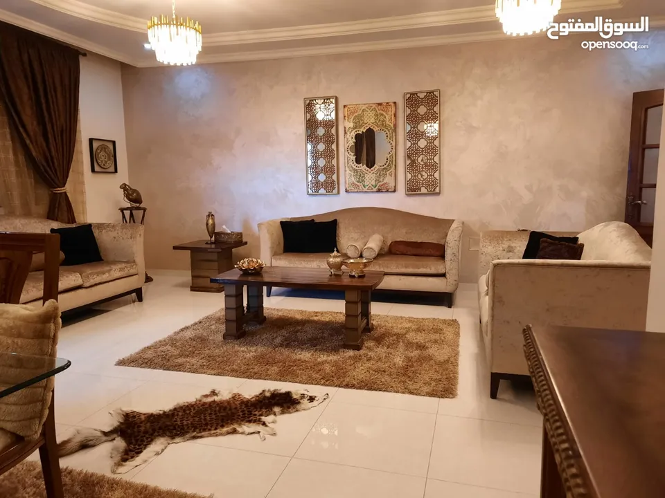 شقه  في اربد قرب مستشفى الراهبات 270 طابقيه للبيع