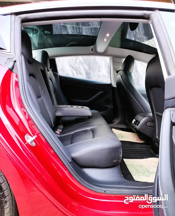 تيسلا 2023 model 3 فحص كامل 4 جــيــد ممشى قليل 18 الف بحالة الوكالة لون مميز بسعر لقطة ومحروووق