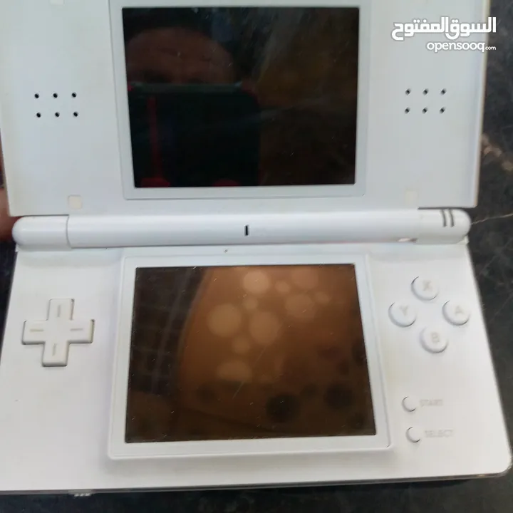 nintendoo ds lite للبيع جهاز ناينتيندو وارد امريكاالجهاز مع شاحن بحاجة لقلم للبيع