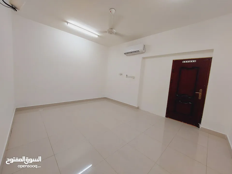 غرف مميزة للموظفين في الموالح 11/ قريب من جامع الاسلام