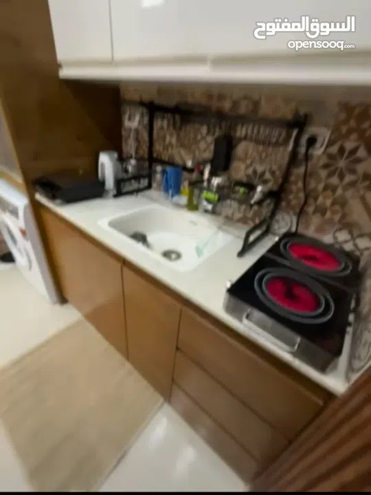 استوديو مفروش فرش فخم للبيع