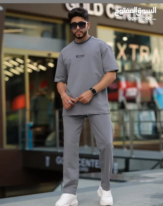 ملابس عصريه