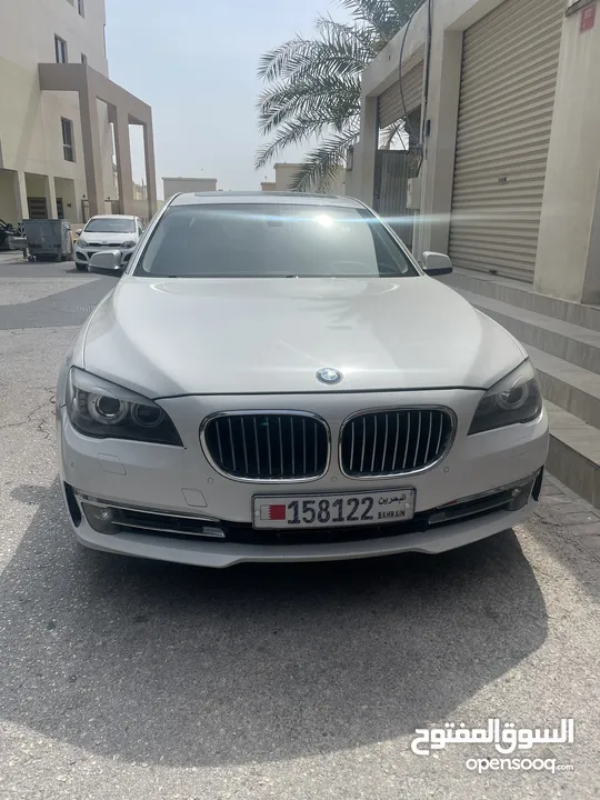 BMW 750i super clean