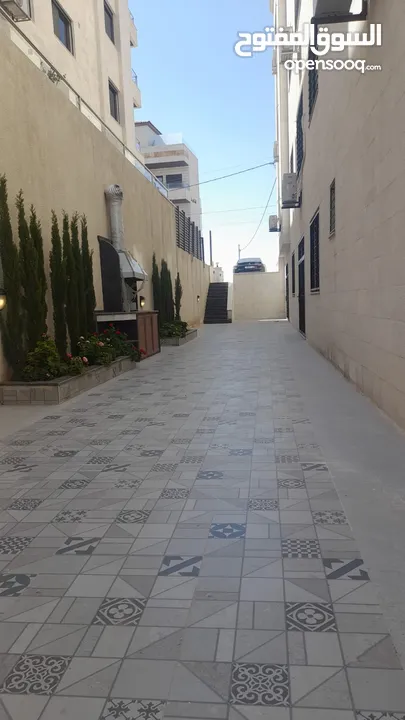 شقة للبيع 290 م بتلاع العلي بسعر الكلفة مغري جدا جدا لم تسكن معفيه رسوم تنازل مدخل مستقل فخمة جدا
