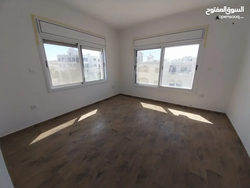 شقة غير مفروشة للإيجار ( Property 38838 ) سنوي فقط