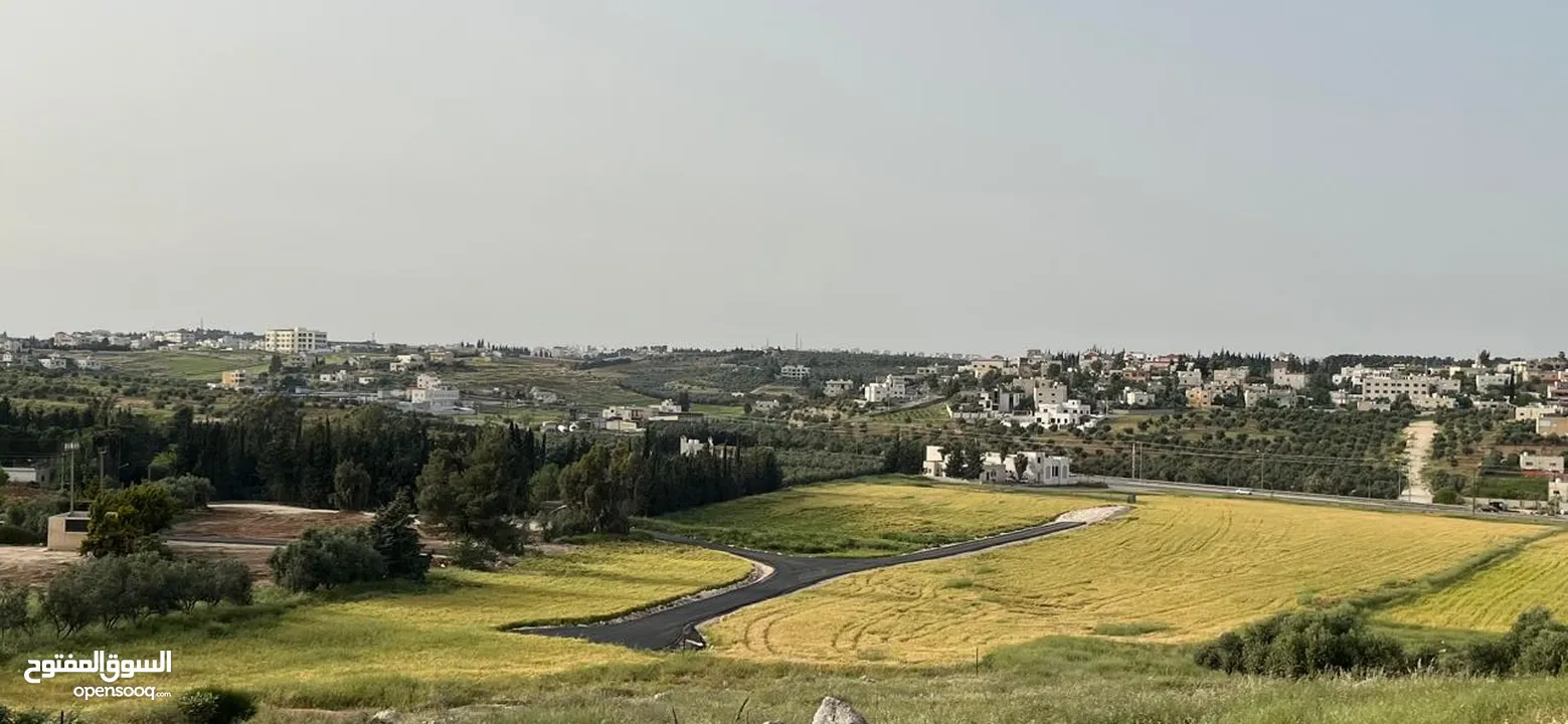 ارض سكنية  للبيع طريق المطار بالقرب من فلل جرين لاند بمساحة ( 1801 م ) في ناعور