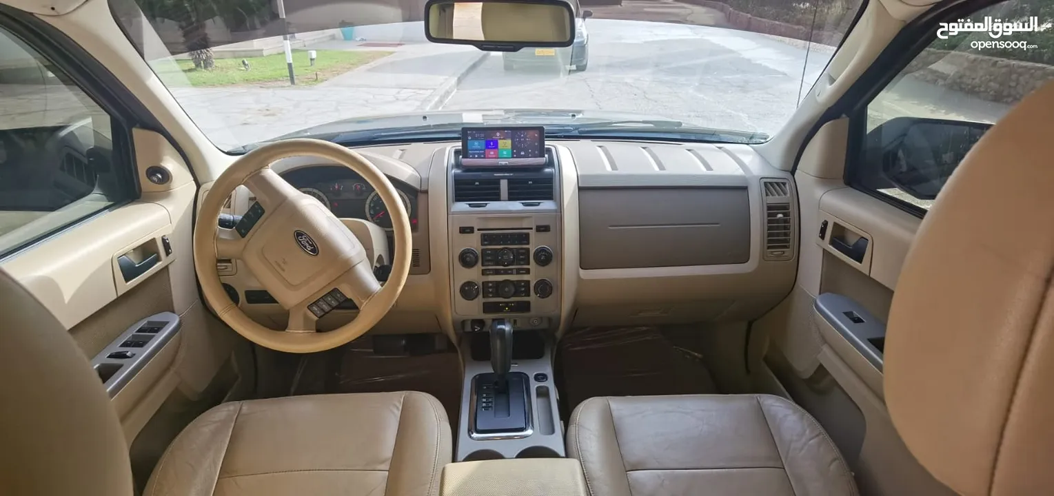 FORD ESCAPE 2011, CLEAN AND GOOD CONDITION