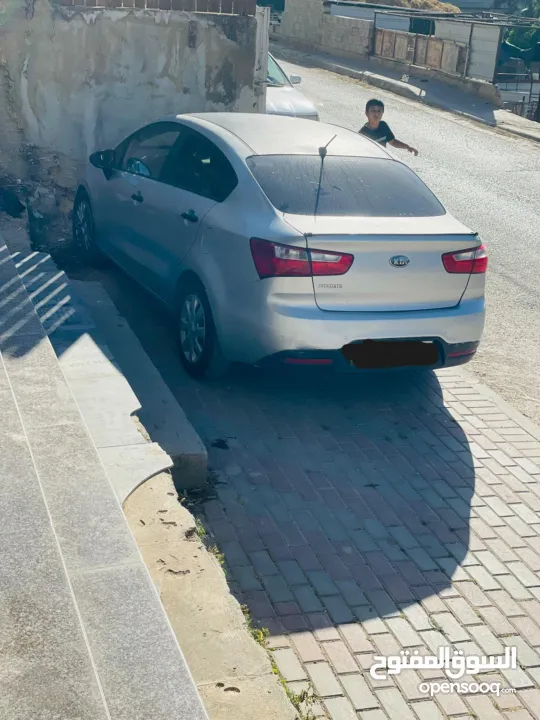 كيا برايد 2013اصل برايفت مطور 1400 بنزين السيارة منفوضة بالكامل ولا ناقصها برغي اقتصادية اوتوماتك