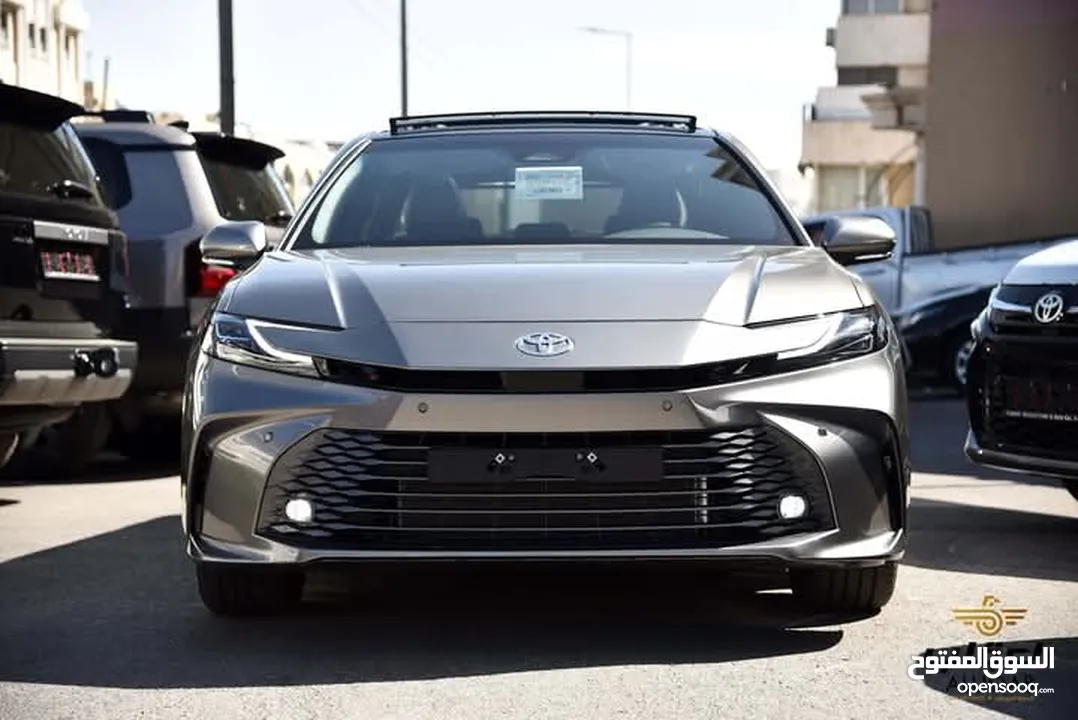 تويوتا كامري GLE موديل 2025 كفالة الوكيل للبيع