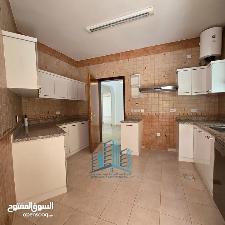 Beautiful 3+1 BR Villa Available for Rent in Al Qurum