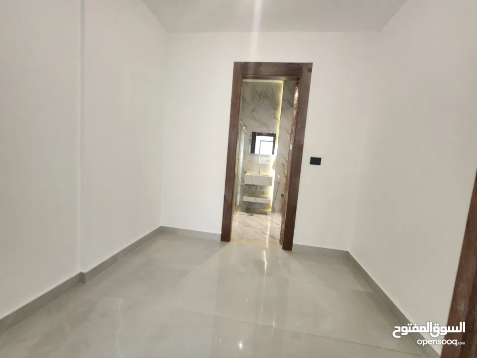 شقة فارغة للبيع في منطقة الدوار الرابع ( عدد 2 ) - ref : 14598