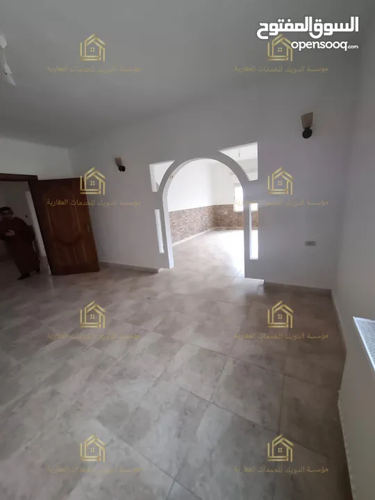 شقة طابقية خلدا 190م