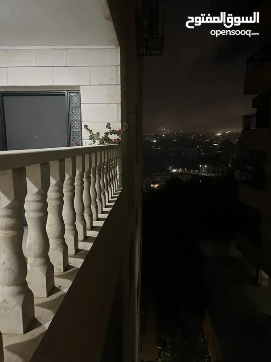 شقة مدخلً خاص ع مستوى الشارع بالإضافة إلى ستوديو خاص منفصل