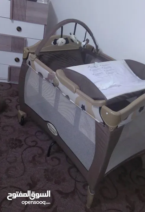 تخت بيبي ماركة Graco
