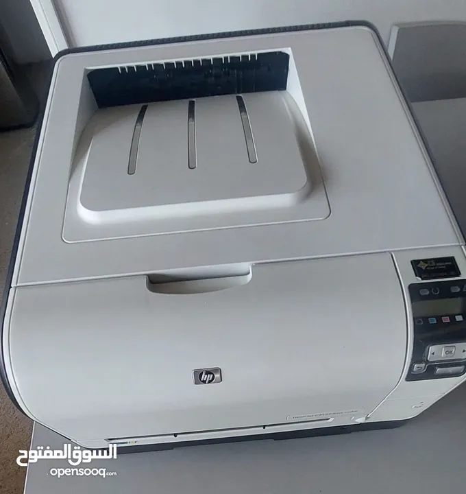 طابعة hp ليزر ملونة بحالة ممتازة وحبر اصلي ملون