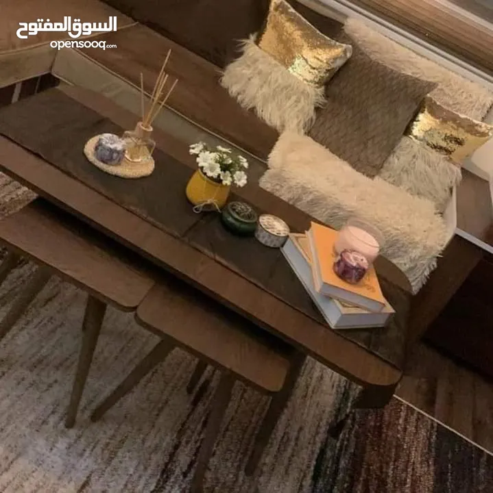 طاولات وسط وسيرفس متوفره  بعدة أشكال متنوعه منها مدور ومستطيل ومربع واحجام مختلفه وعده قياسات