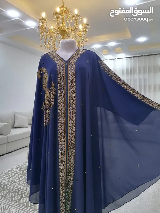 وينها  ام العريس عبايه شيفون فراشه مع شك  قطعتين  القطعه داخلي ملزقه مع الفراشه