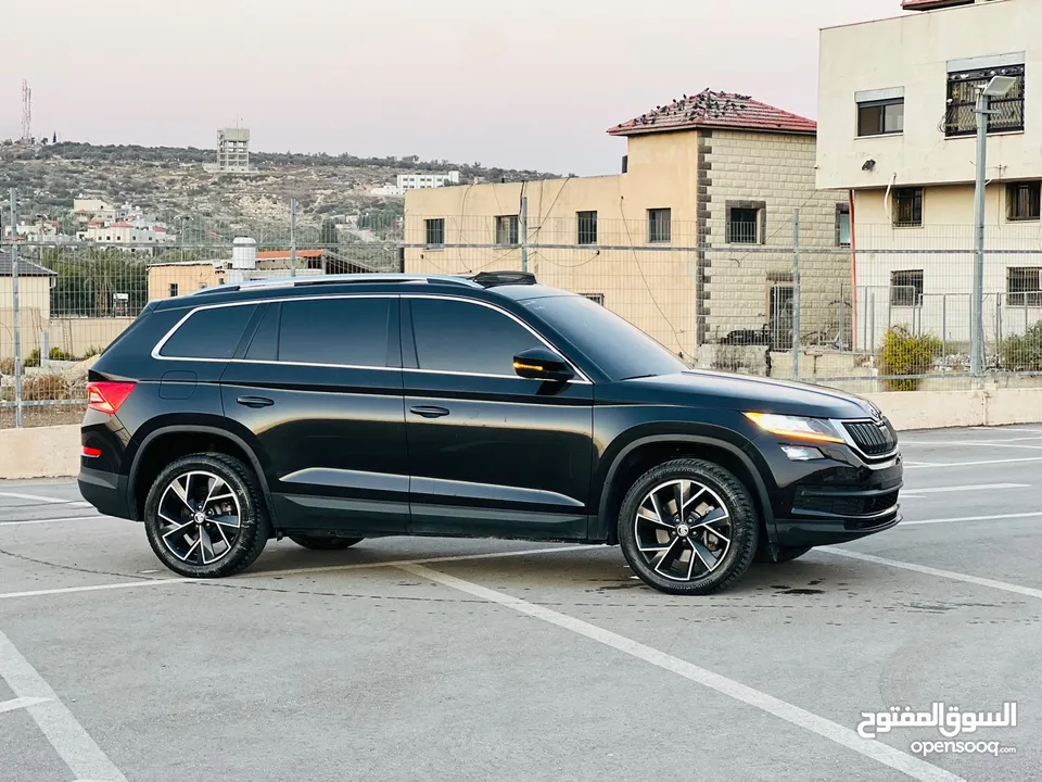 سكودا كودياك  فل الفل فتحة سقف بانوراما 190 حصان  4x4- /2020  دفع رباعي عداد قليل 30000