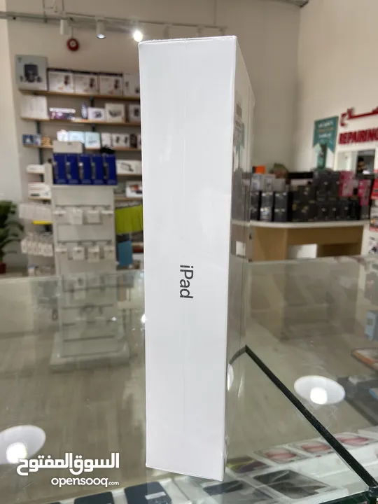 عرض خاص للطلاب ipad 9new  64 gb  و شامل حمايه وكفر و ضمان سنه