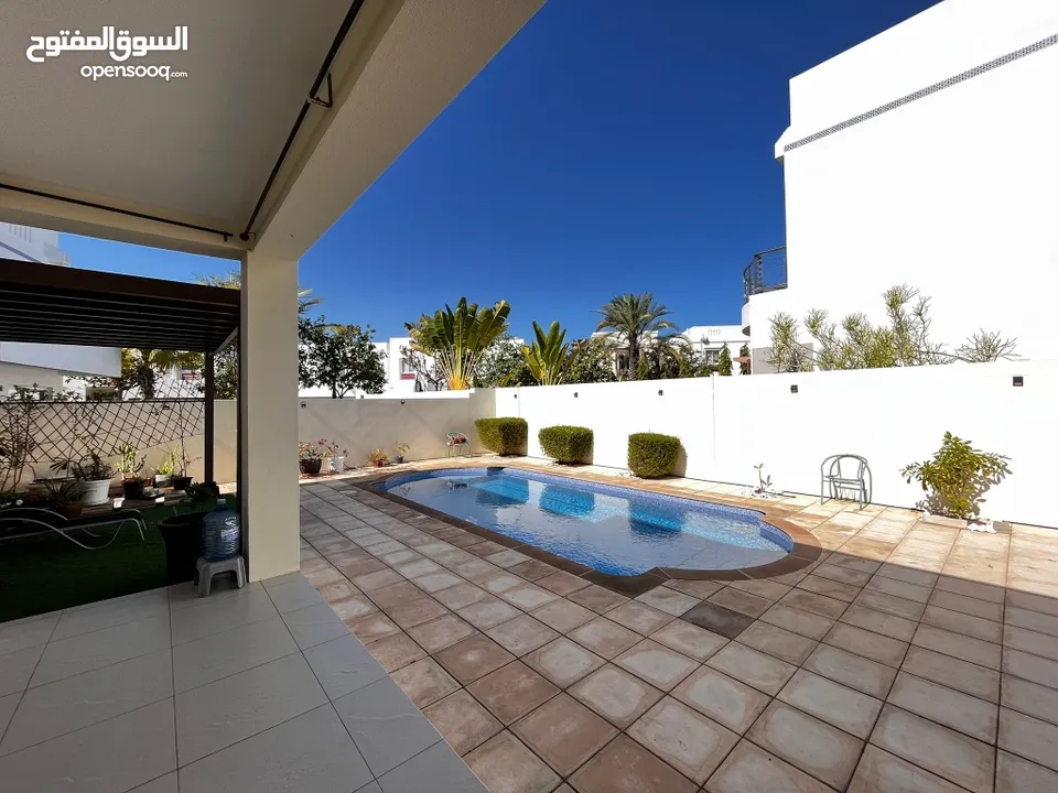 5 + 1 BR Fantastic Villa with Private Pool for Rent – Al Mouj