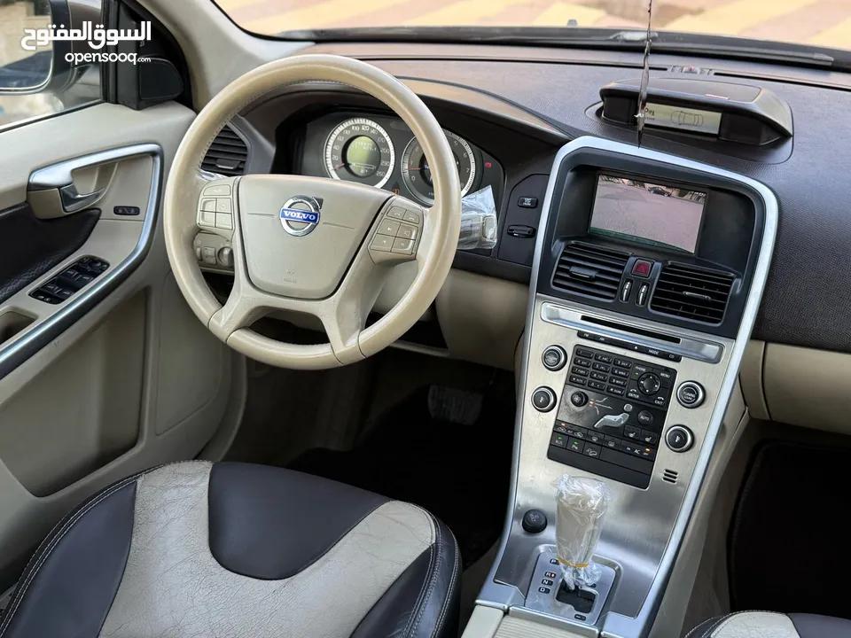 ڤولڤو XC60 موديل 2010 لون بني فل أوبشن اعلى صنف  فحص كامل بحالة