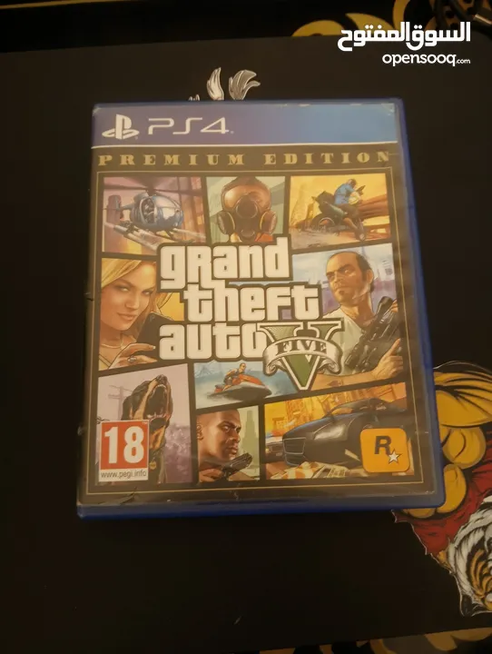 PLAYSTATION 4 SONY بحالة الوكالة توب نضافة سلم